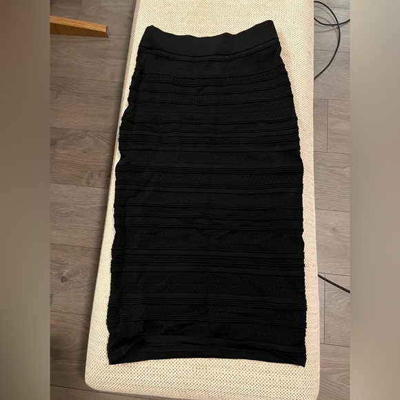 Aritzia | Babaton Bodycon Tube Skirt XS Black - Picture 3 of 4